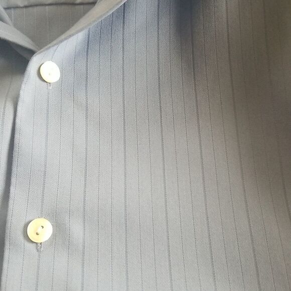 Kenneth Cole Reaction Dress Shirt - Picture 2 of 4